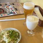naturry - ランチビール300円。レディースセットのセットサラダとセットドリンク。