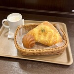 ハースブラウン - 料理写真:・カフェオレ(HOT)
・ハムチーズ
・バター餅
