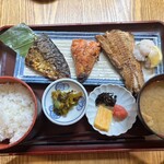 炭火焼専門食処 白銀屋 - 