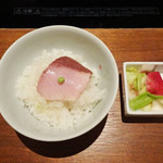 やさい家めい - まず白ご飯で鰤を一枚〜♬