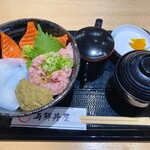釣りよかでしょう。×ますよね 海鮮丼屋 - アオサ入り味噌汁とダシ