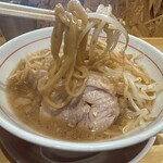 ラーメン豚塗 - 麺リフト