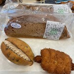 ボストンベイク - 料理写真:オリジナルポテトチリドッグ
カンパーニュタマゴハム
カフェブランチパン カレー味のソーセージ揚げパン