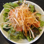 アーレス・コート - 豚たん丼とセットのサラダ