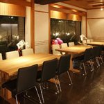 げんき食堂 WAKU家 - モダンで落ち着いた雰囲気の店内