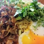 キブン、デ、、サチオ - 麻辣麻婆皿麺@パクチー