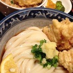 釜たけ流 うめだ製麺所 - 鶏天ぶっかけ(並)＋かや玉ごはんセット