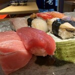 鮨竜 - 中トロ　赤身　鮑　シメサバ　サーモン　蟹　イカ　カンパチ