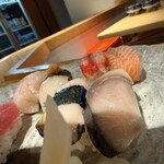 鮨竜 - シメサバ　鮑　サーモン　蟹　イカ　カンパチ