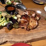 kubelto - メインは季節野菜の熾火焼き3種とありた鶏塩麴焼きです。