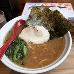 横浜家系ラーメン 満月家 - 料理写真:ラーメン大盛1050円