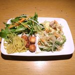 島唄楽園 - 八重山そば定食 500円 のコーヤちゃんぷる、野菜ちゃんぷる、サラダ
