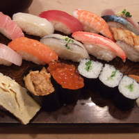 東鮨 新店 - 14貫　1000円ランチ