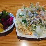 なん・なん亭 大和田店 - 無料のサラダバーから