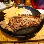 神田の肉バル RUMP CAP - 肉屋のサーロインステーキ(230g)