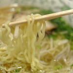 まつむら屋 - まつむら屋・ラーメン 麺近影(2014.12)