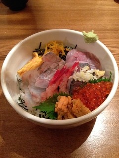 Totoya - 7色丼（大盛り）