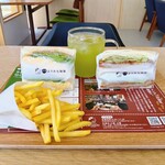 松阪よりみち珈琲 - 松阪もも色ハムたまご、ロースカツ、フライドポテト、松阪茶