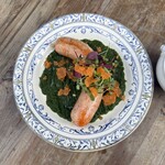 ズワイガニのソーセージ 春菊のソース
