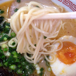 Yoko Michi Ramen - 一般的な中太麺