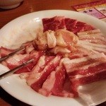 元氣七輪焼肉 牛繁 - お通しのお肉