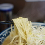 麺処 さとう - 麺（太麺）のアップ