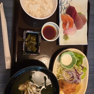港町レストラン 鮮_0