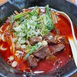 味香源 - 麻辣牛肉麺。真っ赤過ぎてびっくり