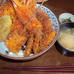 味処てっ平 - 特製盛り合わせ丼（特製たれ）1730円
