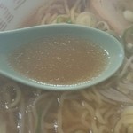 黄金 - スープ（湯気がハンパない）