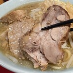 ラーメン二郎 - 豚