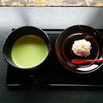 漆の実 - 抹茶　吉はし和菓子付