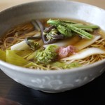 つきじ 文化人 - 春の山菜そば 1,230円＝15年3月