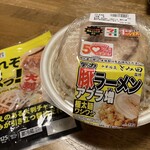 セブンイレブン - 料理写真:感謝盛りキャンペーンに、とみ田監修デカ豚ラーメンを