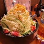 博多屋 - ドカ盛野菜サラダ