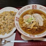せせらぎ温泉 お食事処 - 料理写真:中華そば＋チャーハン