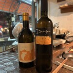 古澤亭 - 途中からグラスをやめてボトルに変更。左も美味しいが。右のワインがかなり美味しい！