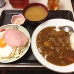 Nishioka Shiyokudou - 日替り(カレーライス定食)600円。家庭的なお味♪( ´▽｀)