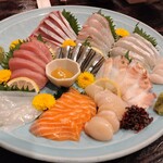 361441640 - 中トロ＆カンパチ＆鯛＆ヒラメ＆ヒラメのエンガワ＆キビナゴ＆タコ＆ホタテ＆イカ＆サーモン