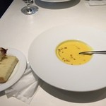 IL PINOLO 銀座 - パン、スープ