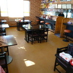 石田一龍 - カウンター席とテーブル席が６卓♪