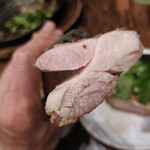 CHUTNEY Asian Ethnic Kitchen - 鶏モモ肉のグリル〜パクチー添え〜
