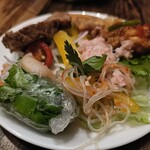 CHUTNEY Asian Ethnic Kitchen - 前菜の5種盛り合わせ