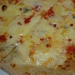 イタリア食堂amico - クワトロフォルマッジ