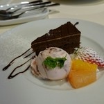 イタリア食堂amico - 桜餅ジェラートとオペラ