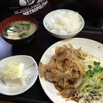 ラーメン権兵衛 - チビの生姜焼き定食(^O^)