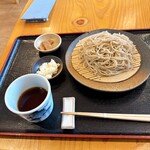 蕎麦正　まつい - おろし蕎麦以外には本山葵が添えられており、お客さんが自らすりおろすスタイルです。これはおろしなので辛味大根のみ