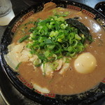 無鉄砲 東京中野店 - とんこつラーメン半熟味玉つき７８０円