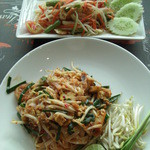 Food Loft - パッタイ、ソムタム