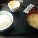 Nakau - たまご・豚汁定食